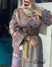 Unique Palestinian Embroidered Thob Dress with Kashmir Belt